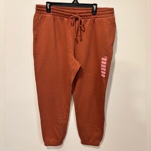 Como Vintage Rust Joggers drawstring and pockets